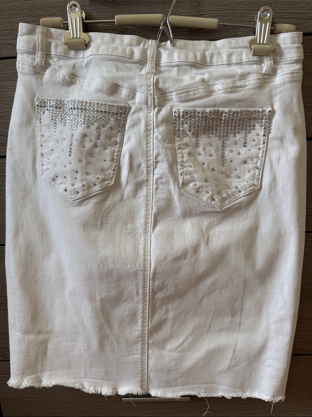 Melanie Lyne White Denim Pencil Skirt.